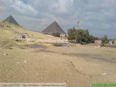 Large old holding pond evidence on south side of Great Pyramid plateau.  The Nile River flows essentially from south to north, so the water area south